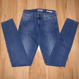 Light blue, skinny jeans